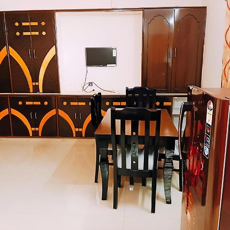 Sls Homestay - Luxury Ac Service Apartments 1Bhk, 2Bhk, 3Bhk - Direct Flyover To Alipiri Tirumala Gate - Walk To Ps4 Pure Veg Restaurants, Supermarkets - Near To National Highway & Padmavathi Amma Temple - Modular Kitchen, Living Room -Free Superfast Tirupati Extérieur photo