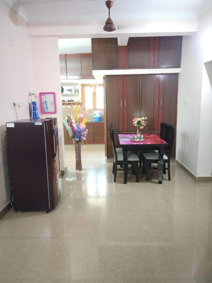 Sls Homestay - Luxury Ac Service Apartments 1Bhk, 2Bhk, 3Bhk - Direct Flyover To Alipiri Tirumala Gate - Walk To Ps4 Pure Veg Restaurants, Supermarkets - Near To National Highway & Padmavathi Amma Temple - Modular Kitchen, Living Room -Free Superfast Tirupati Extérieur photo