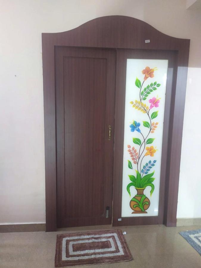 Sls Homestay - Luxury Ac Service Apartments 1Bhk, 2Bhk, 3Bhk - Direct Flyover To Alipiri Tirumala Gate - Walk To Ps4 Pure Veg Restaurants, Supermarkets - Near To National Highway & Padmavathi Amma Temple - Modular Kitchen, Living Room -Free Superfast Tirupati Extérieur photo